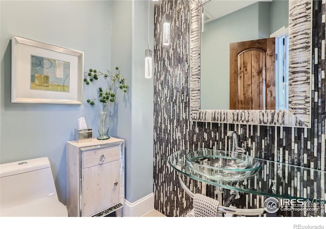 5763 Pelican Shores Dr, Longmont, CO 80504 - bathroom featuring toilet