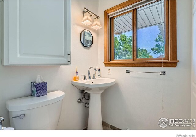 1951 S Deframe Way, Lakewood, CO 80228