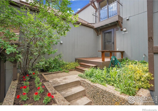 3880 Telluride Pl, Boulder, CO 80305 - entrance to property with a balcony