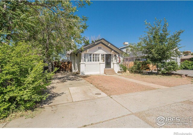 1421 N 7th St, Grand Junction, CO 81501 - bungalow-style house featuring concrete driveway