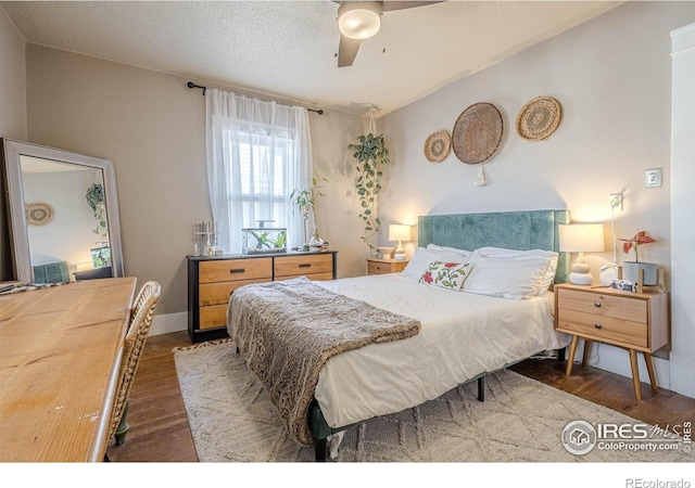 1421 N 7th St, Grand Junction, CO 81501 - bedroom with wood finished floors and a ceiling fan