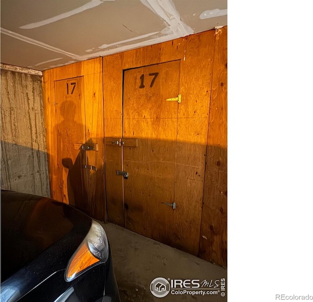 3025 Broadway St Unit 17, Boulder, CO 80304 - detailed view of wood walls