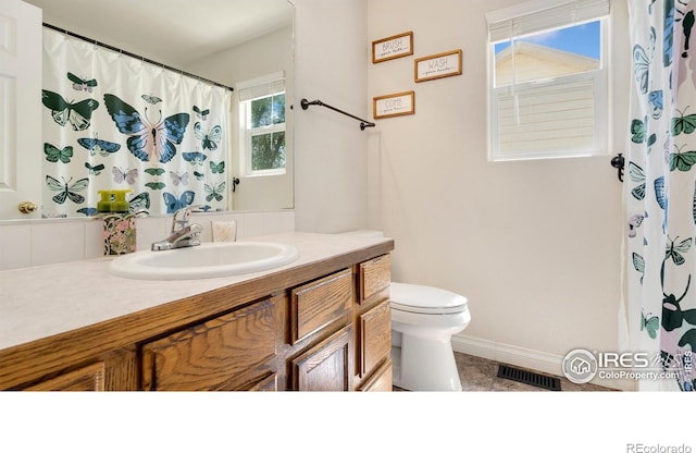 3007 45th Ave, Greeley, CO 80634 - full bath featuring vanity and a shower with curtain