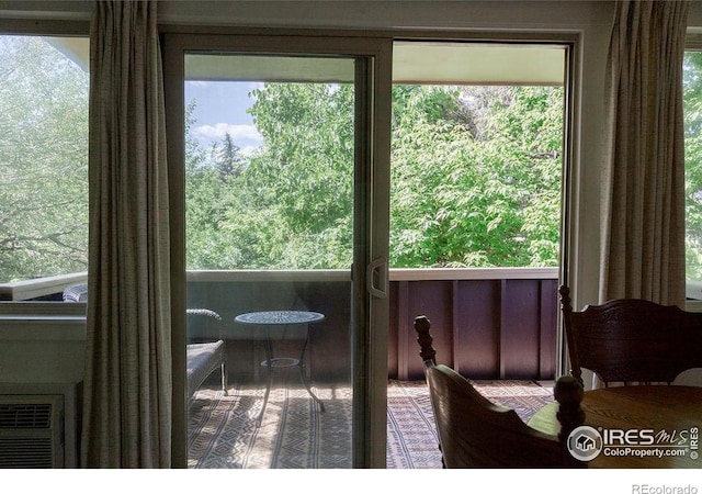 3345 Chisholm Trl Unit 206, Boulder, CO 80301 - view of sunroom / solarium