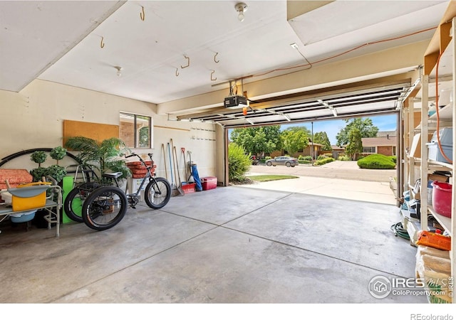 610 S Broadway Ave, Fort Lupton, CO 80621 - garage with a garage door opener