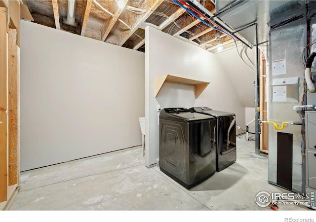 333 Braveheart Ln, Johnstown, CO 80534 - laundry area featuring washing machine and dryer