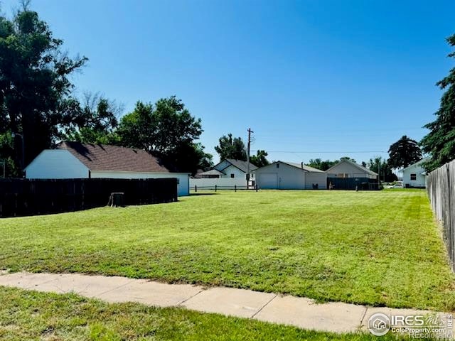 141 N Walker Ave, Haxtun, CO 80731 - view of yard