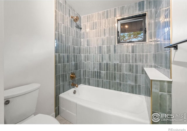 2009 18th Ave, Greeley, CO 80631 - full bath with toilet and shower / washtub combination