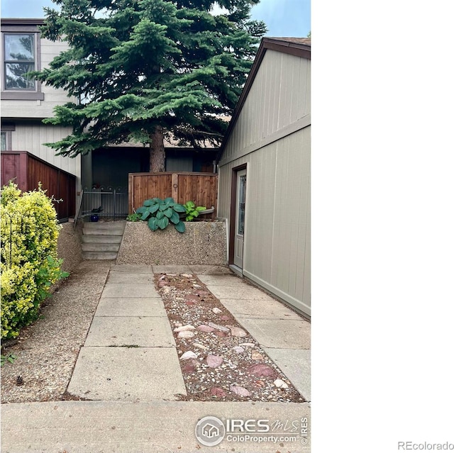 1624 Bradley Ct, Boulder, CO 80305 - doorway to property