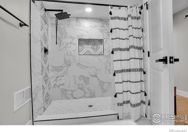 7146 Petursdale Ct, Boulder, CO 80301 - full bath featuring tiled shower and recessed lighting