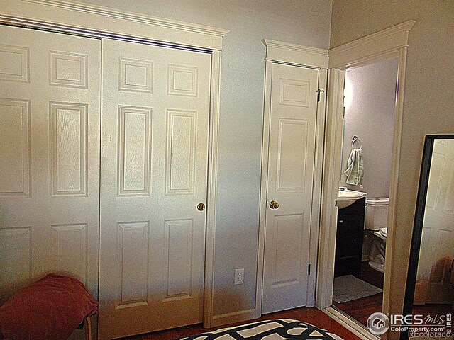 2205 Arapahoe Ave Unit 3, Boulder, CO 80302 - bedroom with a closet and ensuite bath