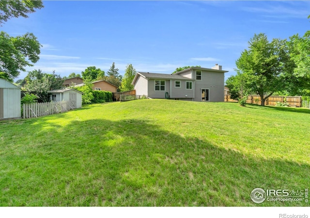 2036 Lexington Ct, Fort Collins, CO 80526 - view of yard with a shed