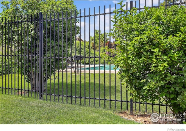 3535 28th St # 202, Boulder, CO 80301 - gate featuring a community pool