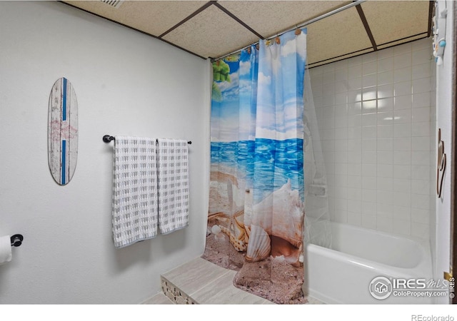 607 42nd Ave, Greeley, CO 80634 - full bath featuring a paneled ceiling and shower / bath combination with curtain