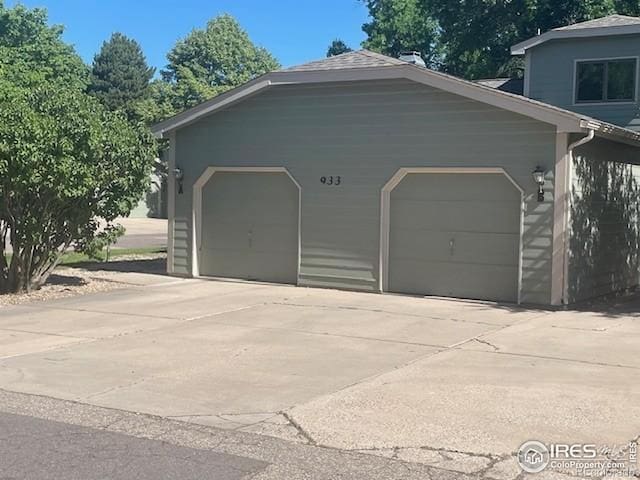 933 E Prospect Rd Unit A, Fort Collins, CO 80525 - garage featuring concrete driveway