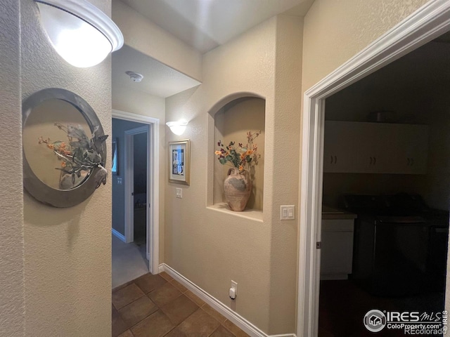 1402 Westfield Dr, Fort Collins, CO 80526 - hall with a textured wall