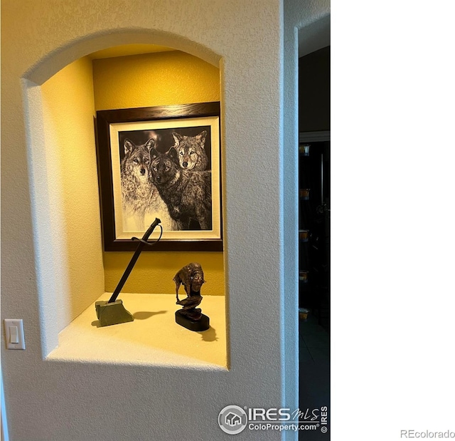 1402 Westfield Dr, Fort Collins, CO 80526 - detailed view of arched walkways and a textured wall