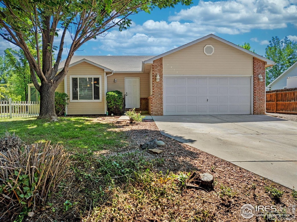 541 N Mountain Oak Ct, Clifton, CO 81520 - photo 1