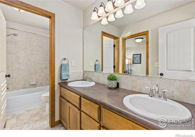 1613 Alpine Ave, Berthoud, CO 80513 - full bath featuring double vanity and washtub / shower combination