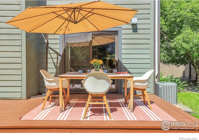 3470 16th St, Boulder, CO 80304 - deck featuring outdoor dining area