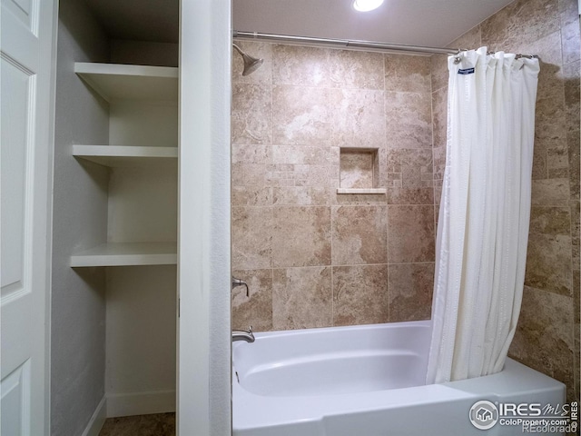 2946 Shoshone Trl, Lafayette, CO 80026 - bathroom with shower / tub combo