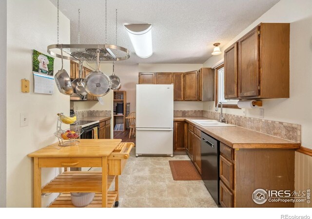 3907 Conifer Dr, Loveland, CO 80538 - photo 10