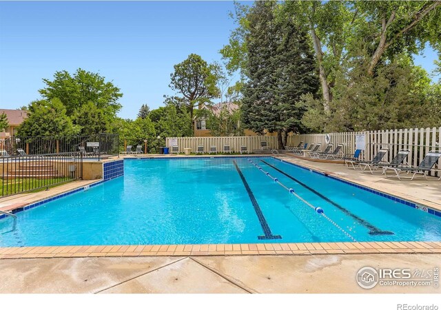 5918 Gunbarrel Ave Unit B, Boulder, CO 80301 - community pool with a patio