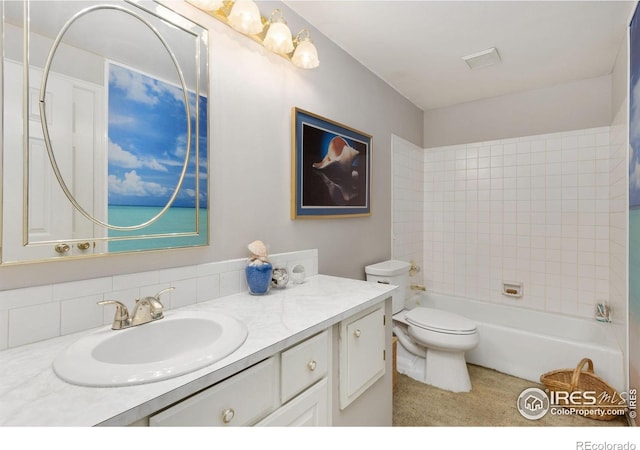 1323 Horizon Ln, Longmont, CO 80501 - full bathroom with vanity and a tub to relax in