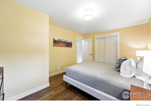 1217 Sycamore St, Fort Collins, CO 80521 - bedroom with wood finished floors and a closet