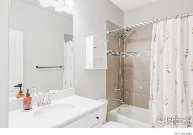 897 Winding Brook Dr, Berthoud, CO 80513 - bathroom with vanity and shower / bathtub combination with curtain