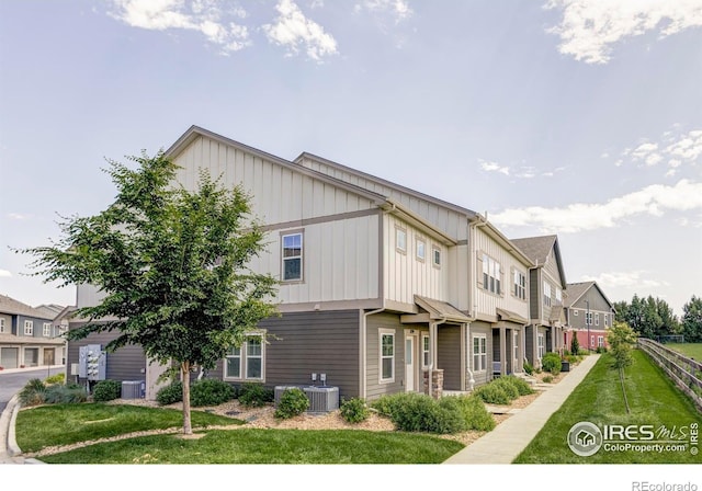 897 Winding Brook Dr, Berthoud, CO 80513 - view of front of property with board and batten siding and a residential view