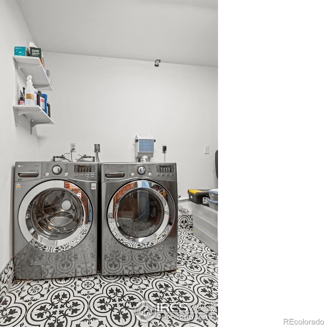 311 Sky Trail Rd, Boulder, CO 80302 - laundry room with washer and dryer