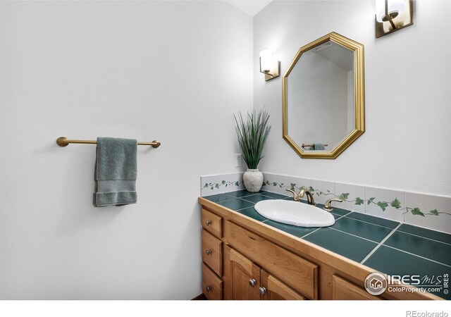 5986 Heather Way, Longmont, CO 80503 - bathroom featuring vanity