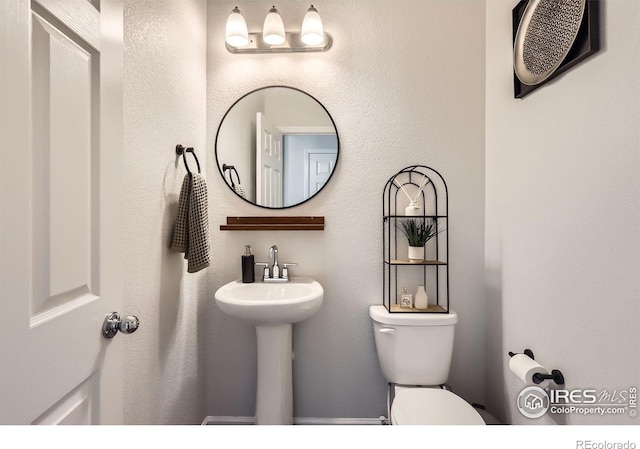 71 Sugar Beet Cir, Longmont, CO 80501 - bathroom with toilet