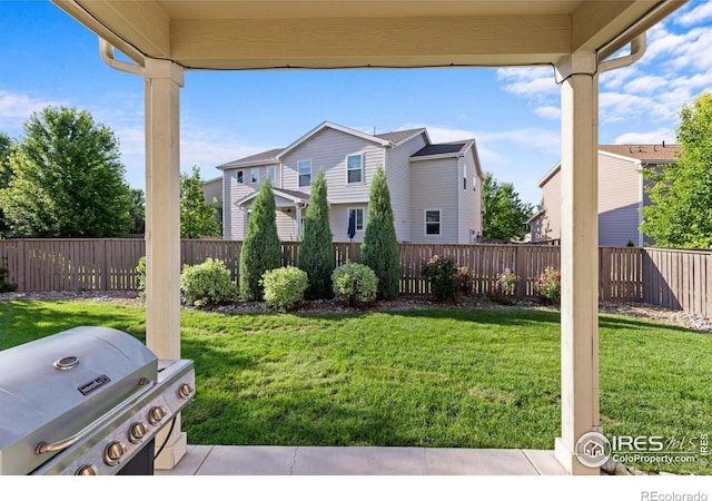 1365 15th Ave, Longmont, CO 80501 - fenced backyard featuring a residential view