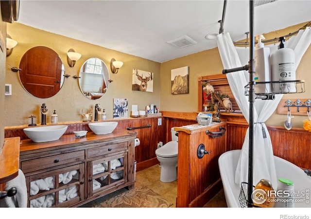 2238 Eagle Cliff Rd, Estes Park, CO 80517 - bathroom with double vanity and a bathtub