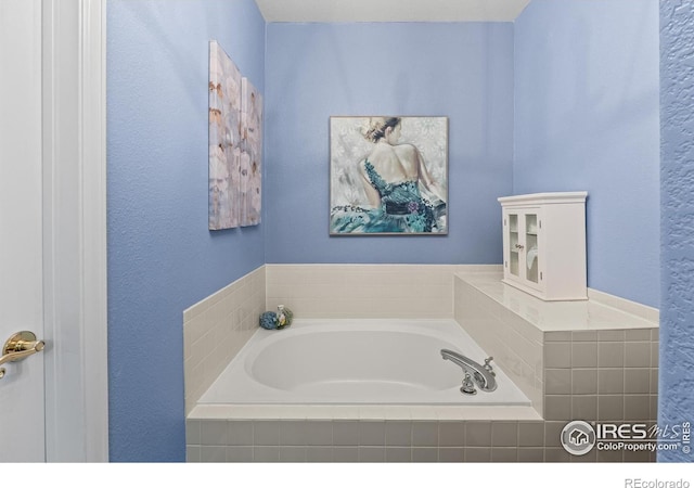 1703 Whitehall Dr Unit G, Longmont, CO 80504 - full bath with a bath