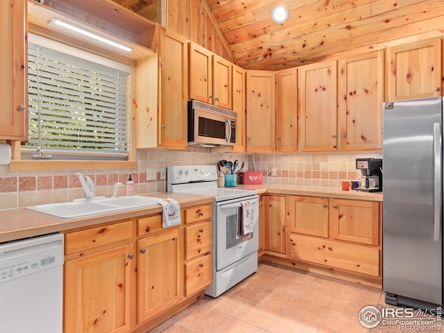 1035 Streamside Dr, Glen Haven, CO 80532 - photo 11
