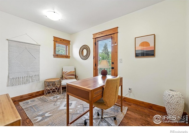 2958 6th St, Boulder, CO 80304 - office space with wood finished floors and baseboards