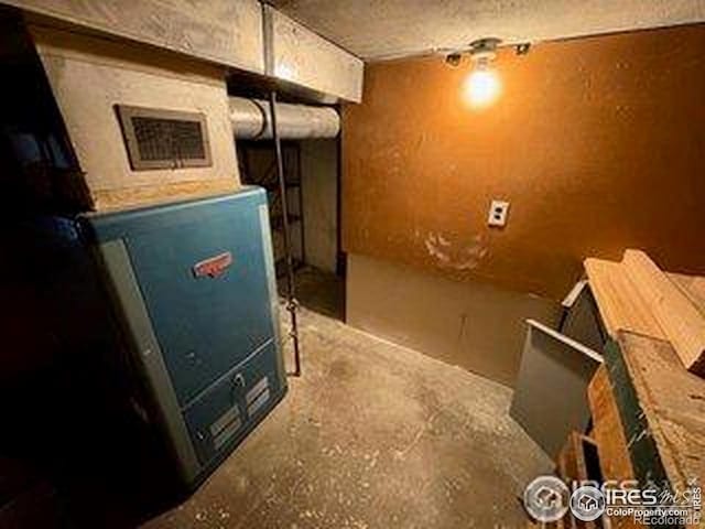 709 S 2nd Ave S, Sterling, CO 80751 - utilities featuring heating unit