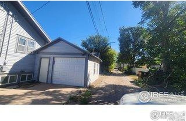 709 S 2nd Ave S, Sterling, CO 80751 - garage with driveway