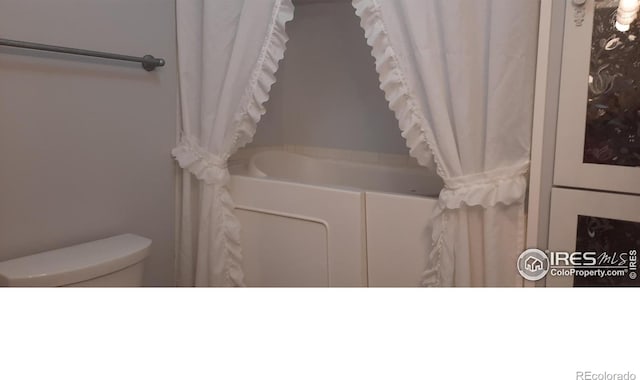 15296 County Road 39, Sterling, CO 80751 - full bathroom with toilet and shower / bath combo