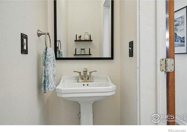 2955 Columbine St, Denver, CO 80205 - bathroom featuring a sink