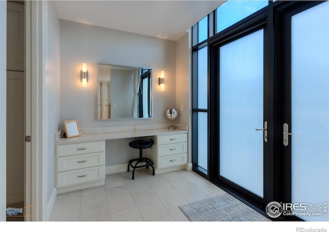 1077 Canyon Blvd # 403, Boulder, CO 80302 - bathroom featuring baseboards
