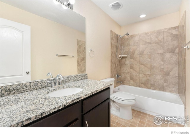 5049 S Ukraine St, Aurora, CO 80015 - full bath featuring vanity and tub / shower combination