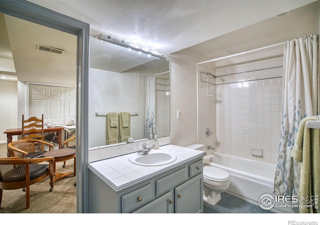4471 Wellington Rd, Boulder, CO 80301 - full bath with vanity and shower / tub combo with curtain