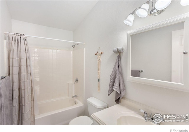 3367 Badger Creek Rd, Hartsel, CO 80449 - full bathroom with shower / tub combo with curtain and vanity