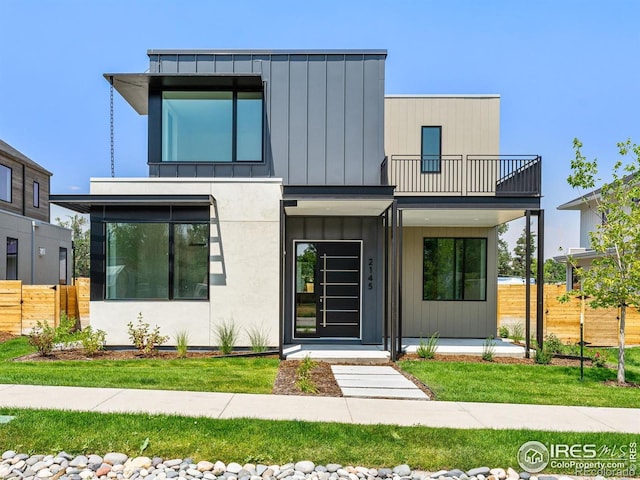 2145 Vine Ave, Boulder, CO 80304 - contemporary home with a balcony and board and batten siding