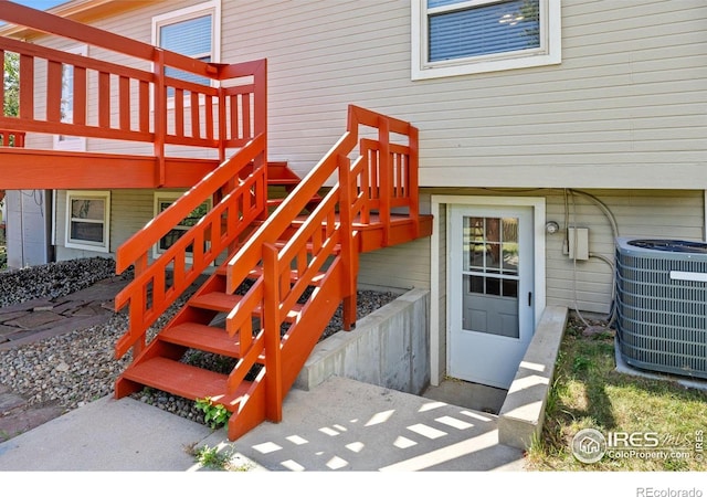 253 W Cedar Way, Louisville, CO 80027 - view of exterior entry featuring a deck