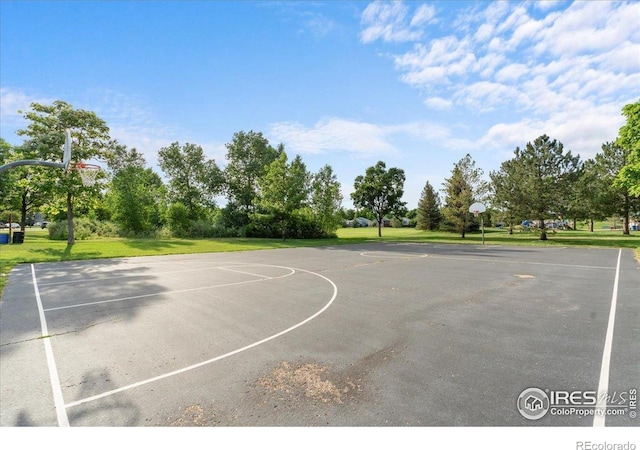 5220 Boardwalk Dr Unit 22, Fort Collins, CO 80525 - view of basketball court with community basketball court and a lawn